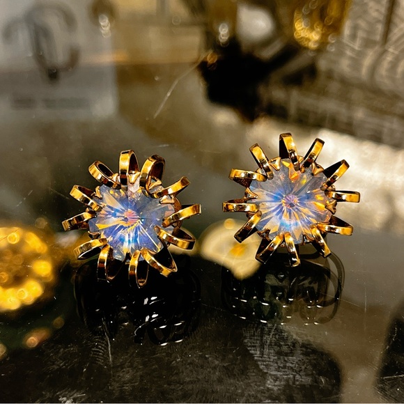 Sarah Coventry Jewelry - Vintage Sarah Coventry Gold and Blue Sunburst Earrings Clip Ons